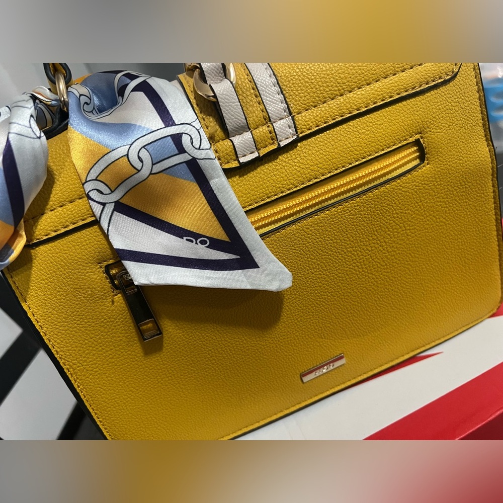Aldo Yellow and Cream Crossbody Bag with Chain Accent - Picture 4 of 4